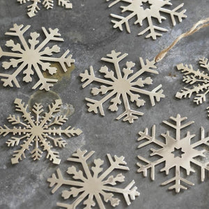 Silver Metal Delicate Snowflake Decoration Tag set of 4