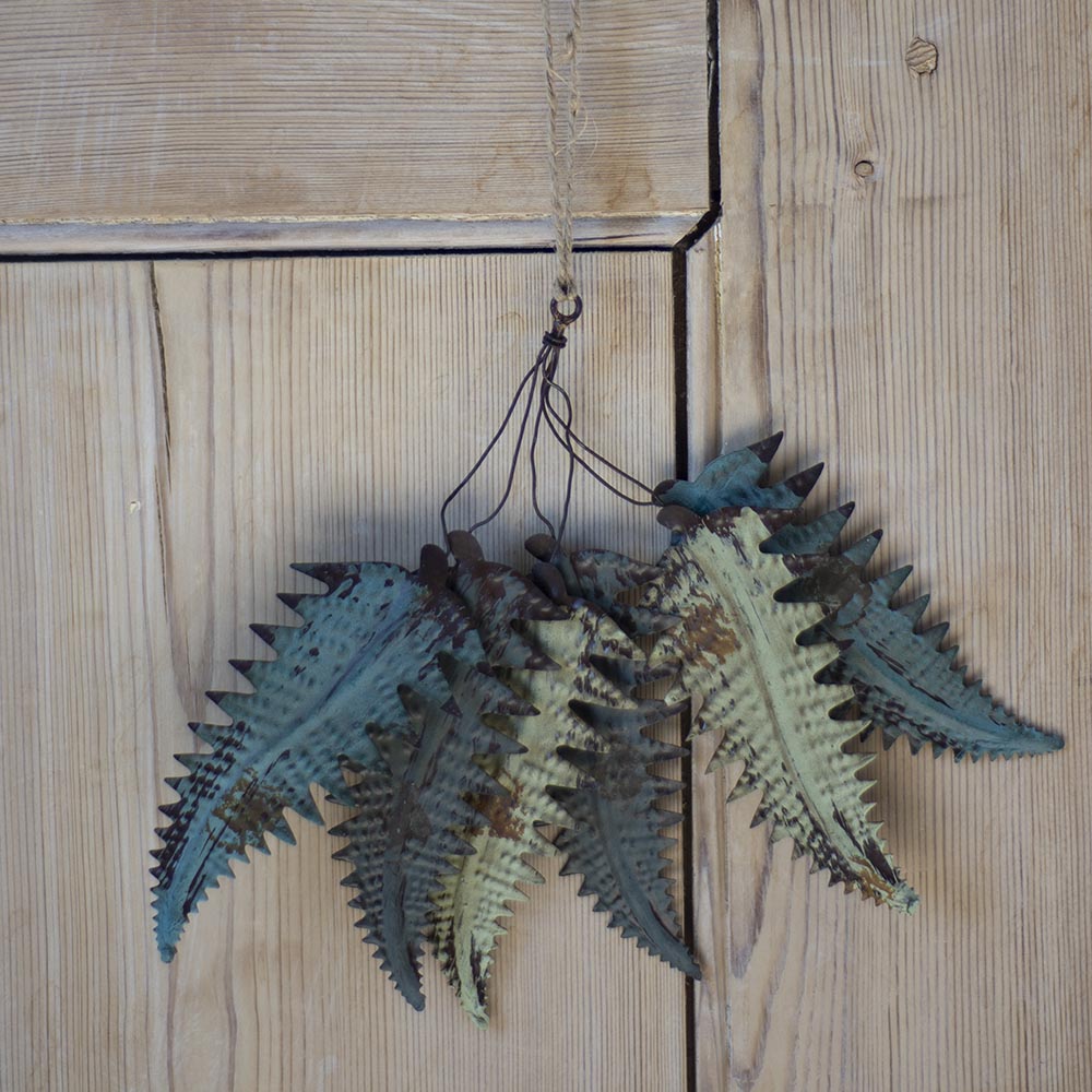 Metal Fern Leaf Bunch Christmas Vintage / Napkin